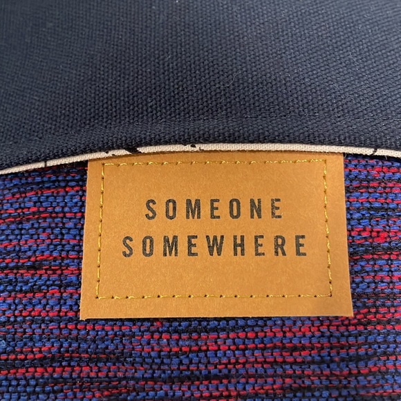 Delta One Someone Somewhere Amenity Kit. Artisan-Made. Red, blue, purple. NWT - Picture 4 of 4